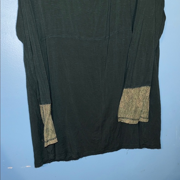 Suzanne Bistro Green Lace Accent Women's Top - Picture 3 of 4